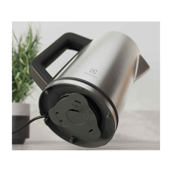 Чайник электрический ELECTROLUX E5K1-6ST 