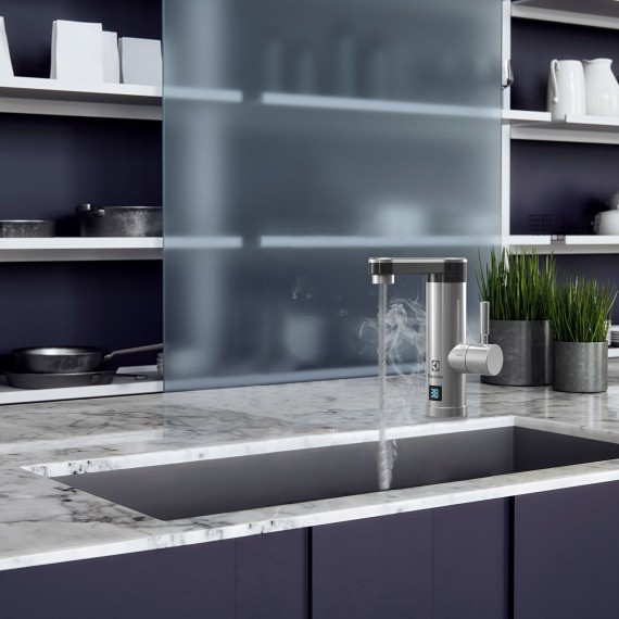 Праточный водонагреватель (geyzer) ELECTROLUX TAPTRONIC S 