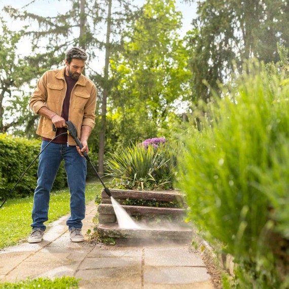 Мойка високого давления KARCHER 1.679-420.0 K4 POWER CLASSIC 