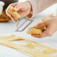 Cutters NAVA 10-111-114 PASTRY&RAVIOLI WOOD HANDLE 7x7CM 