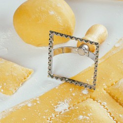 Мультирезки NAVA 10-111-114 PASTRY&RAVIOLI WOOD HANDLE 7x7CM 