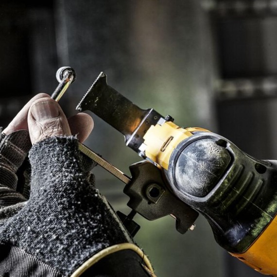 Лобзиковая пила DEWALT DWE315-QS 