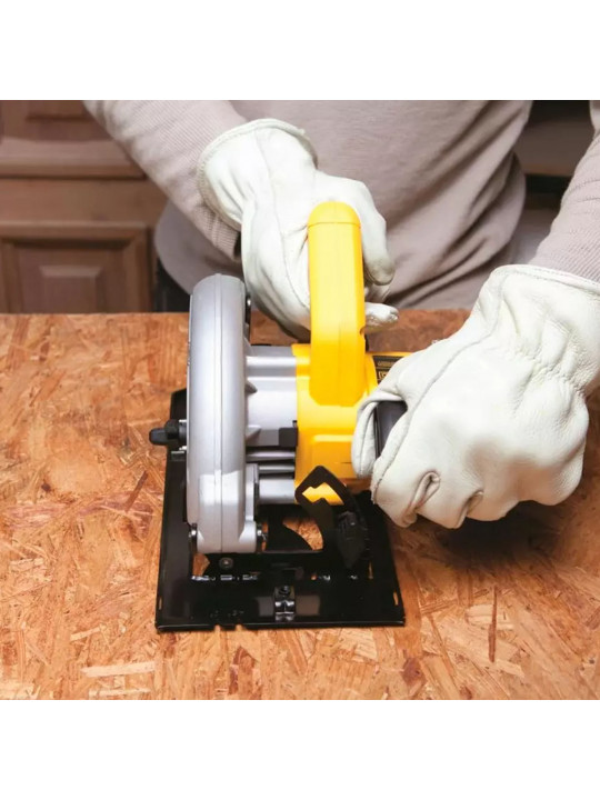 Дисковая пила DEWALT DWE560-QS 