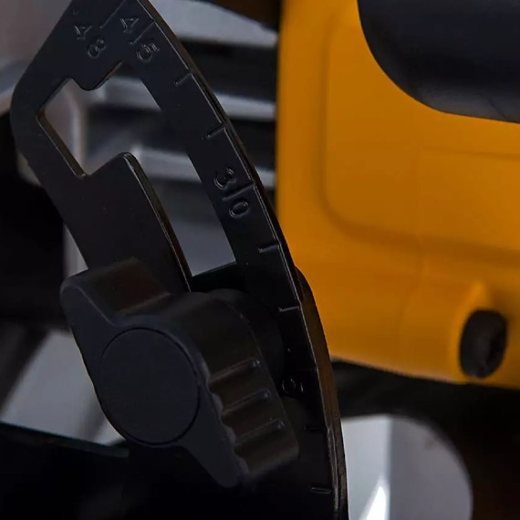 Շրջանաձև սղոց DEWALT DWE560-QS 