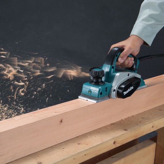 Шлифовальная машина MAKITA KP0800 