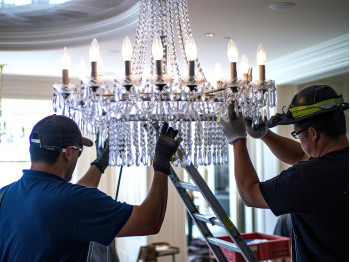 Complicated installation of the chandelier at the address (no more than 3 m from the ceiling)
