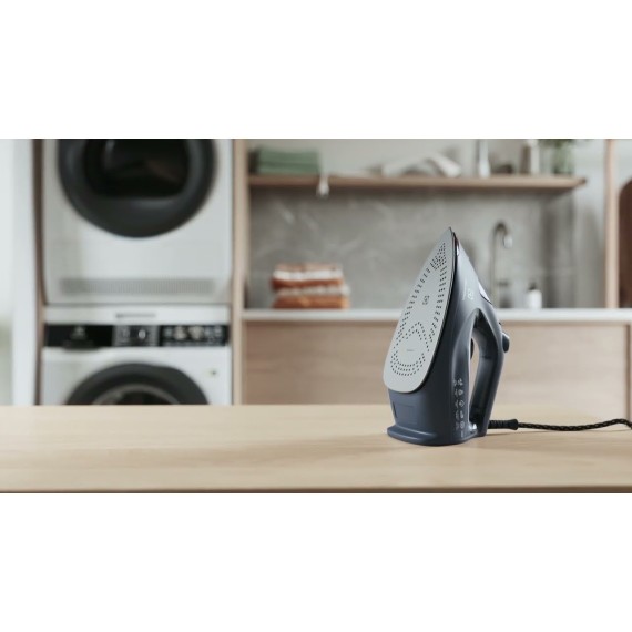 Electrolux steam iron Refine 600