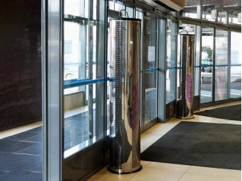Installation and configuration of the air curtain